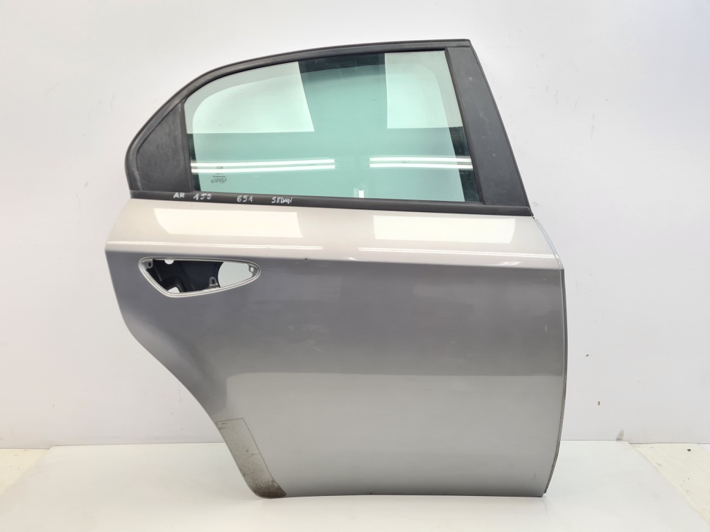 Купити Alfa romeo 159 двері правий задній sedan 651