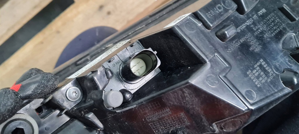 фото №11, A5 8w лампа led права правий задня w крила 8w6945092g