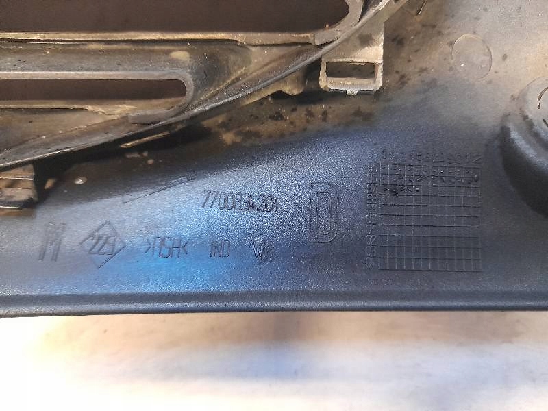 фото №3, Решітка радіатора 7700834201 renault scenic i 1