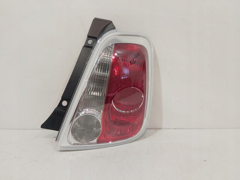 фото №1, Лампа задняя правая fiat 500 51885544