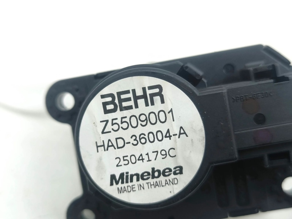 Peugeot 308 моторчик крышка обдув 2017 z5509001 Недорого