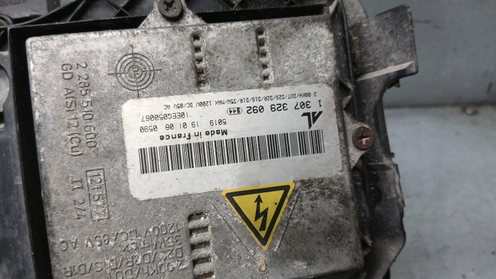 Фара правый ксенон fiat stilo 1.8b 01-10r универсал 1307329092 Недорого