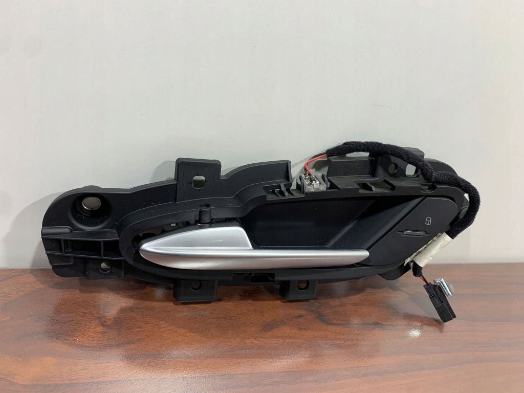 2019 alfa romeo stelvio накладка ручка задний 01561156360 Цена