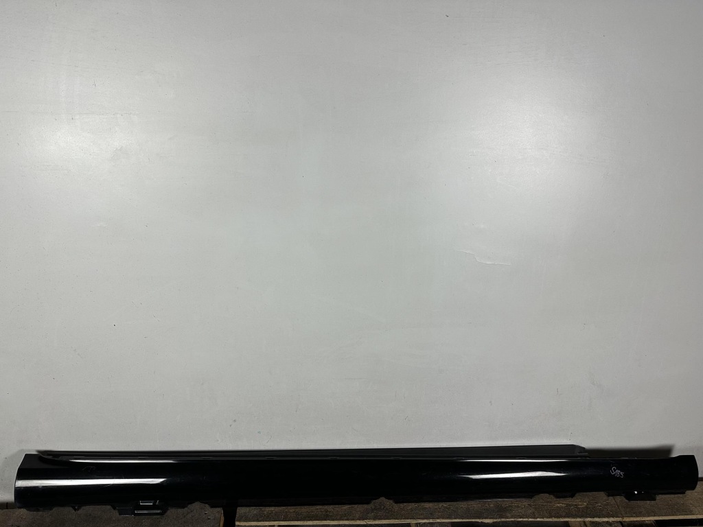 Купити Поріг молдинг поріг правий mercedes c w205 avantgar