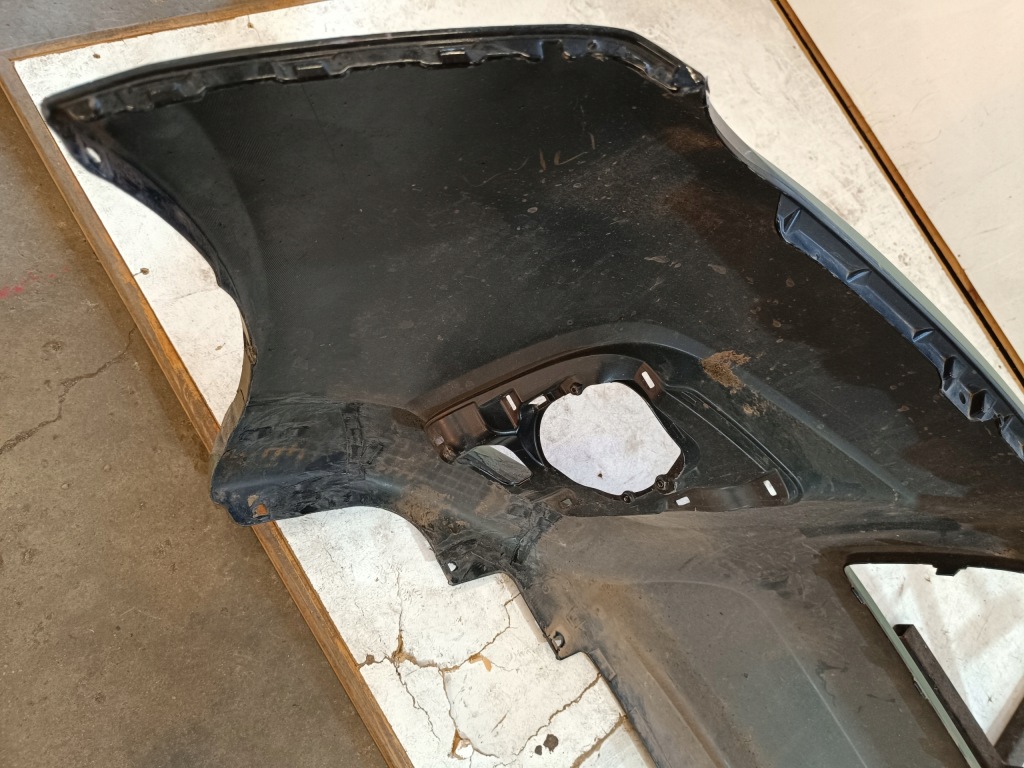 Бампер toyota hilux viii 15+ перед nr m818 с Разборки