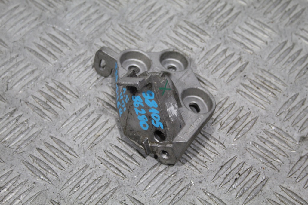 фото №1, Кронштейн кронштейн двигателя traveller expert iii 3