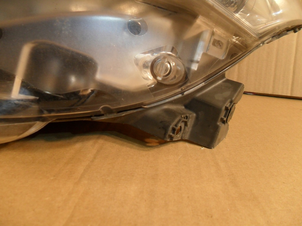 фото №10, Лампа левый перед eu 260600032r renault laguna iii 3