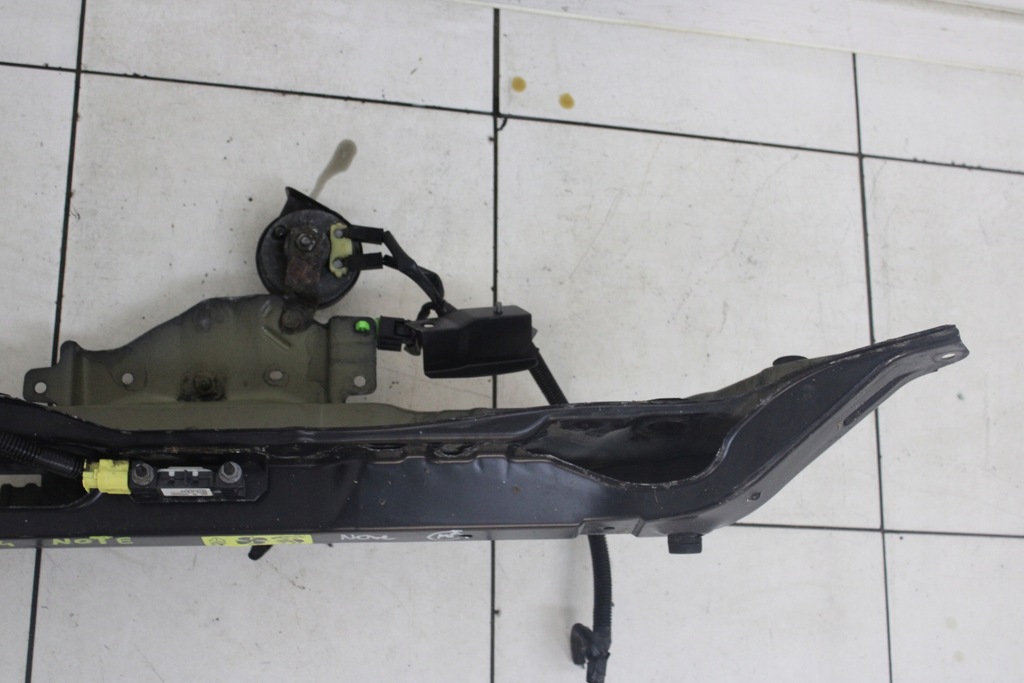 фото №6, Pas передний верхний усилитель замок nissan note e11 2006r-