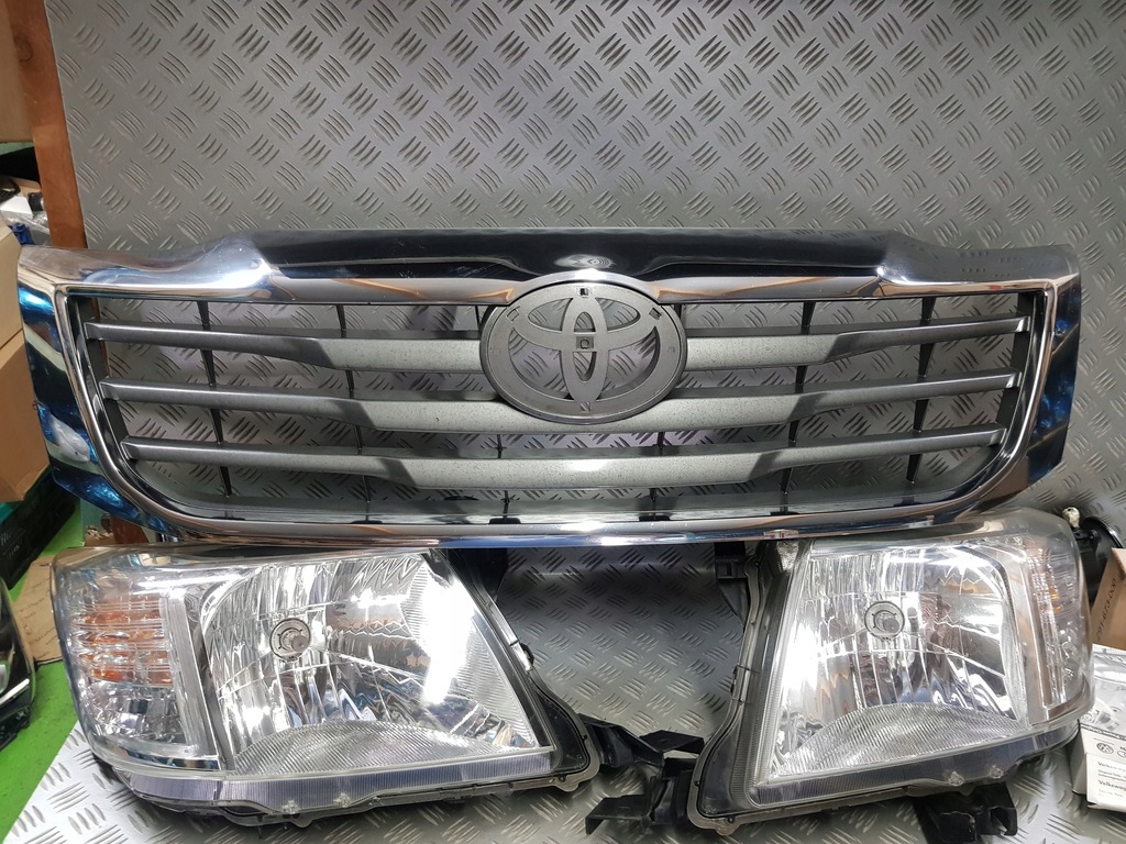 фото №1, Лампа левая левый перед передняя toyota hilux lift