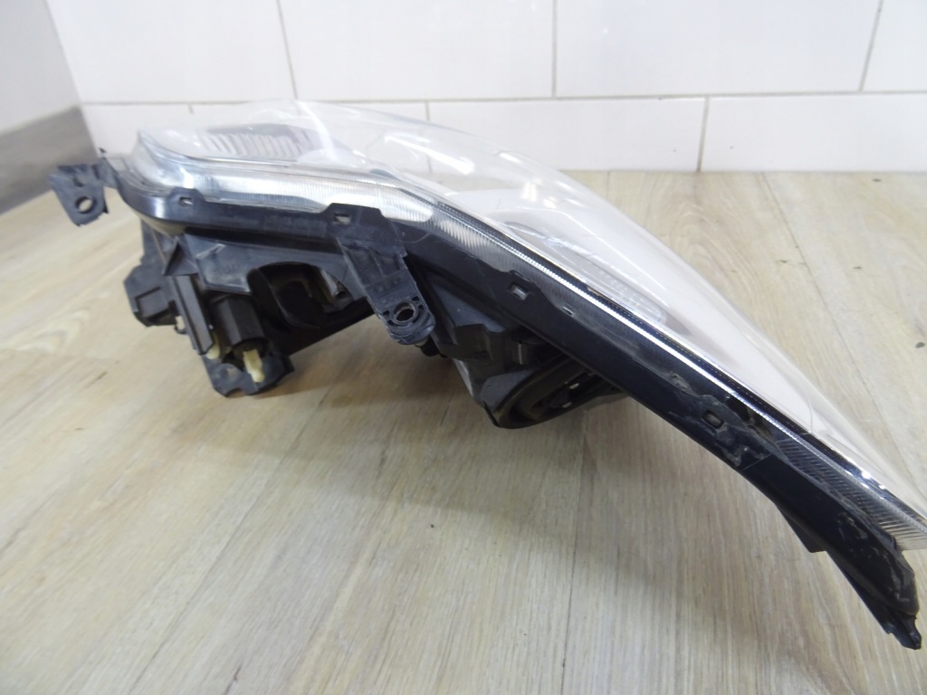 фото №9, Toyota auris 1 i лампа права перед лінза 81110-02470 llu