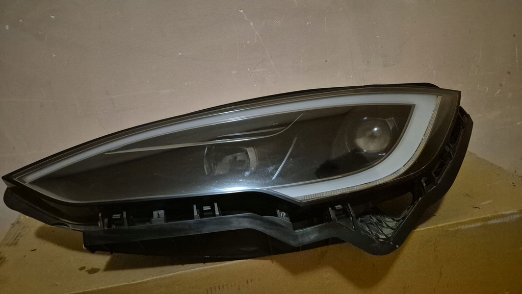 фото №1, Tesla s plaid full led лампа передня ліва