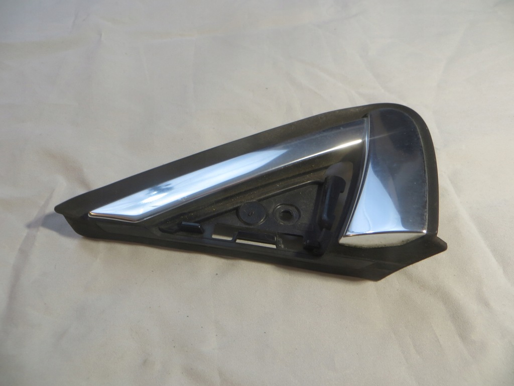 фото №1, Citroen ds4 защита заглушка треугольник крыло хром правый