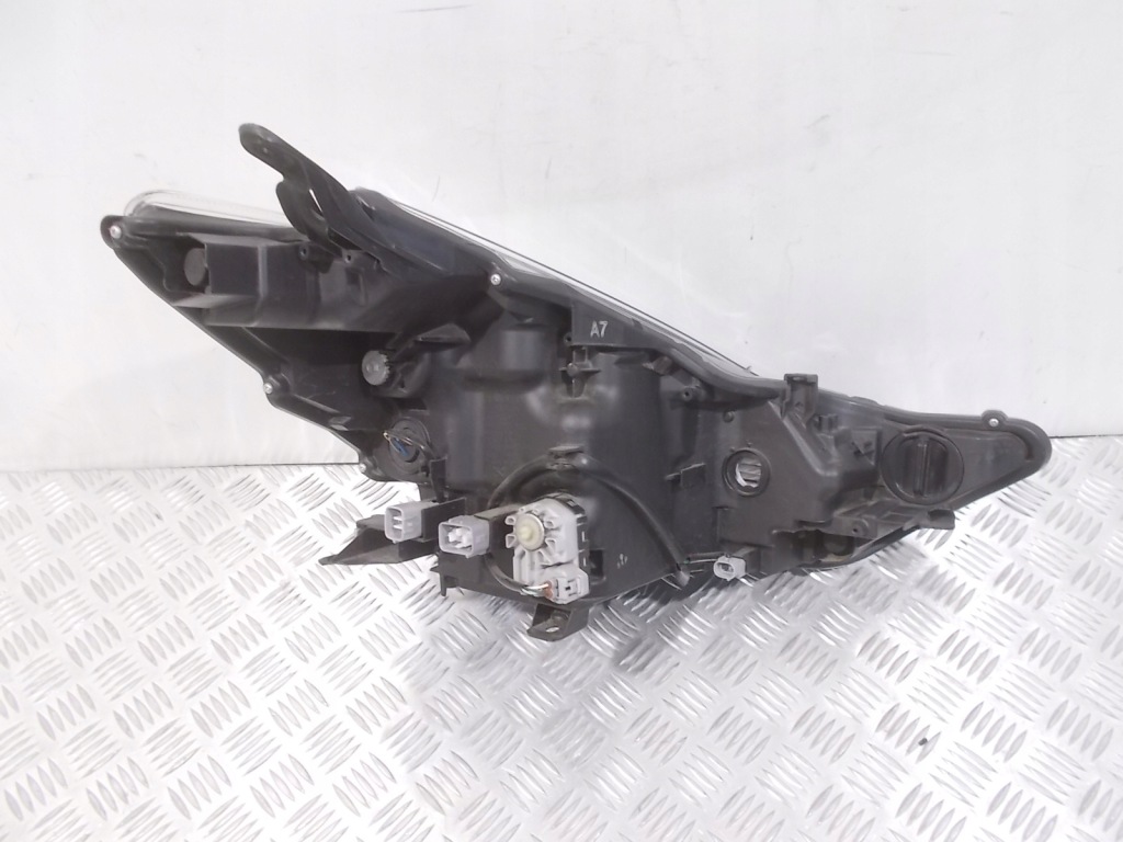 Фара перед led toyota prius+ plus рестайлінг  15-21 оригінал європа Недорого