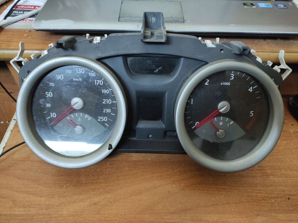 фото №1, 8200399700a счетчик приборы renault megane ii