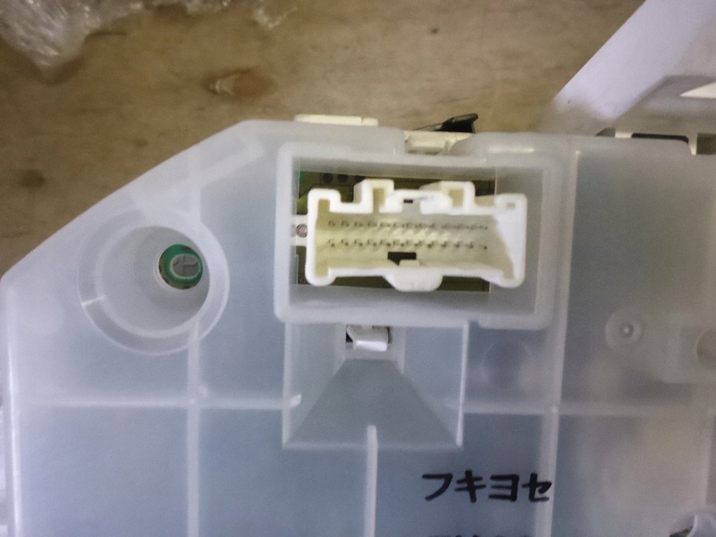 фото №7, Mazda 2 ii de 1,3 b лічильник прилади europa df73