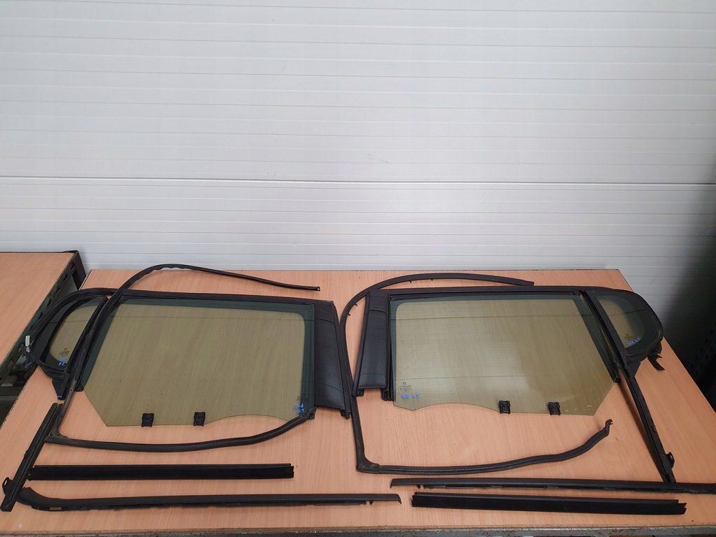 фото №1, Стекло дверь задняя правая левая peugeot 308 ii t9