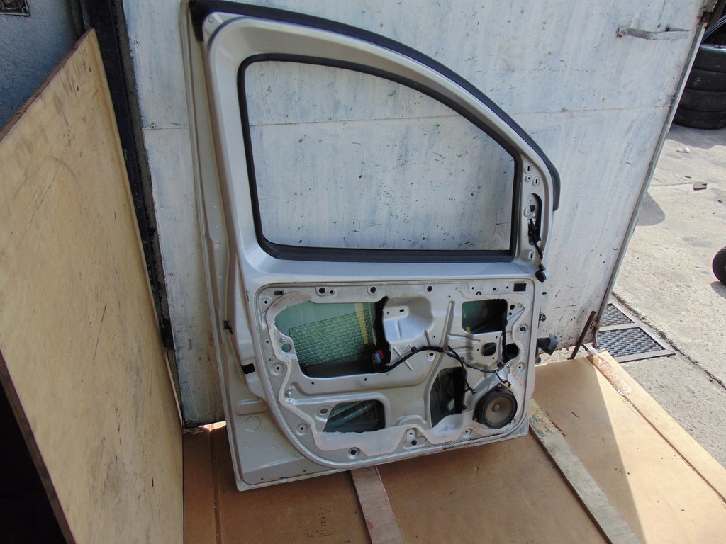 фото №12, Двері лівий перед citroen nemo сріблястий