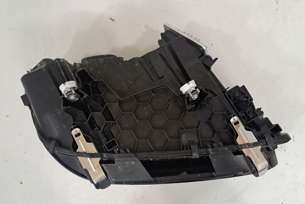 фото №11, Комплект лампа передних bmw ix3 g08 5a29227 electric 210kw 2020