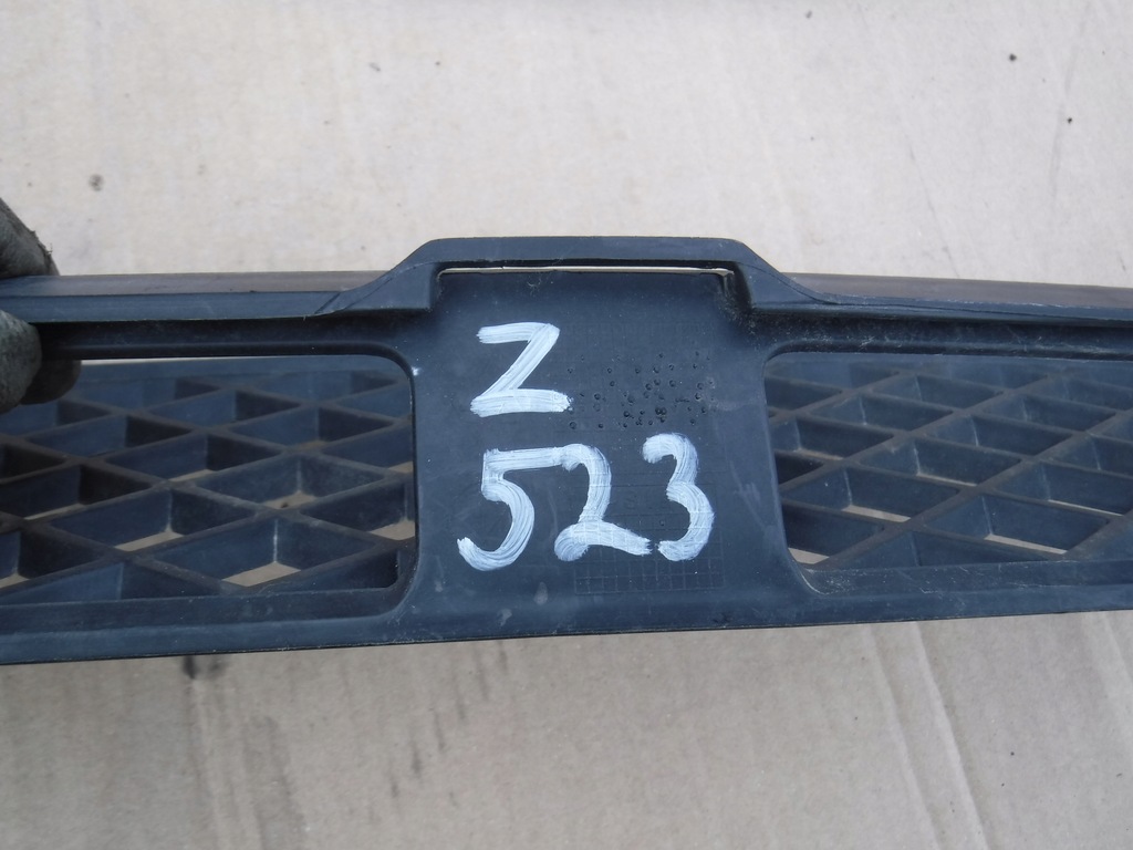 фото №3, Mercedes-benz оригинальный номер a906 885 0053 решётка вентиляционная, бампер