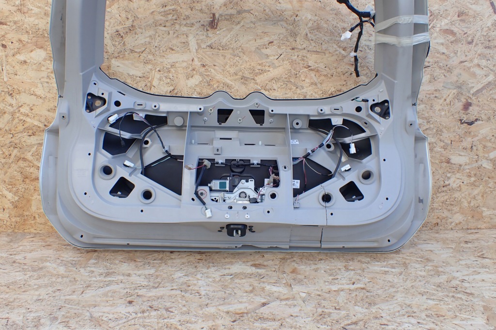 фото №7, Nissan x-trail t32 14- крышка багажника задняя крышка багажника задняя задняя