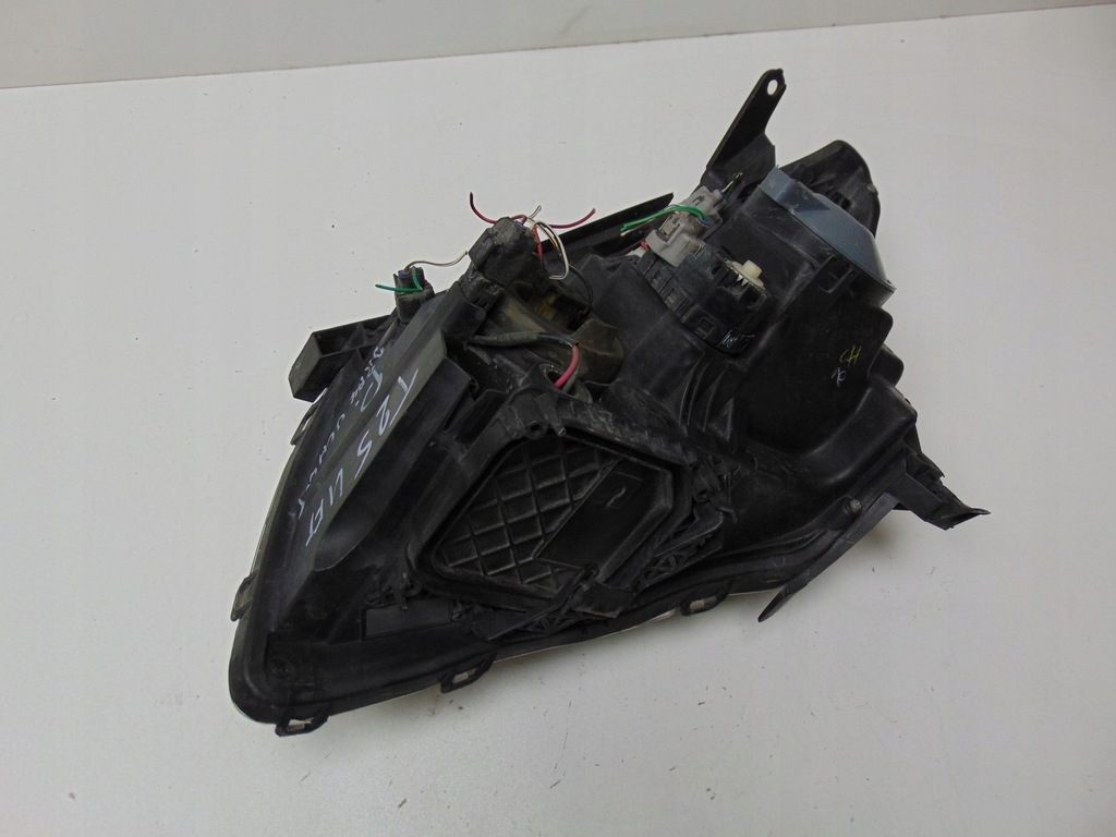 фото №13, Лампа правая toyota avensis t25 lift europa