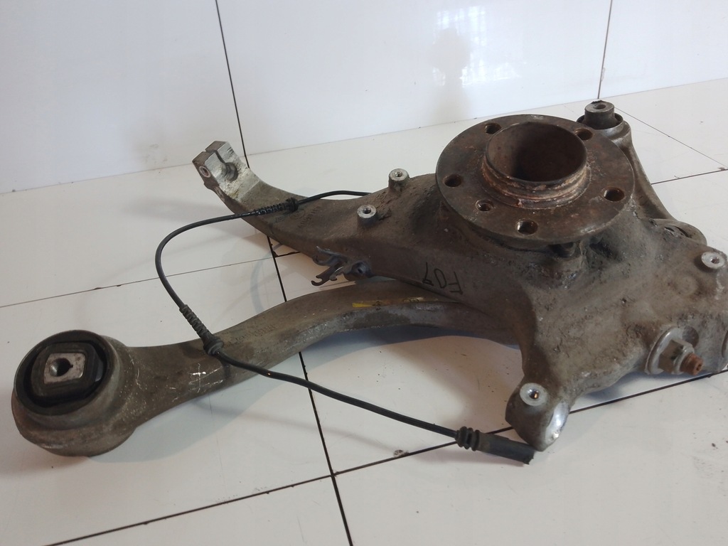 фото №1, Bmw f01 f02 f06 f07 поворотный кулак правый перед