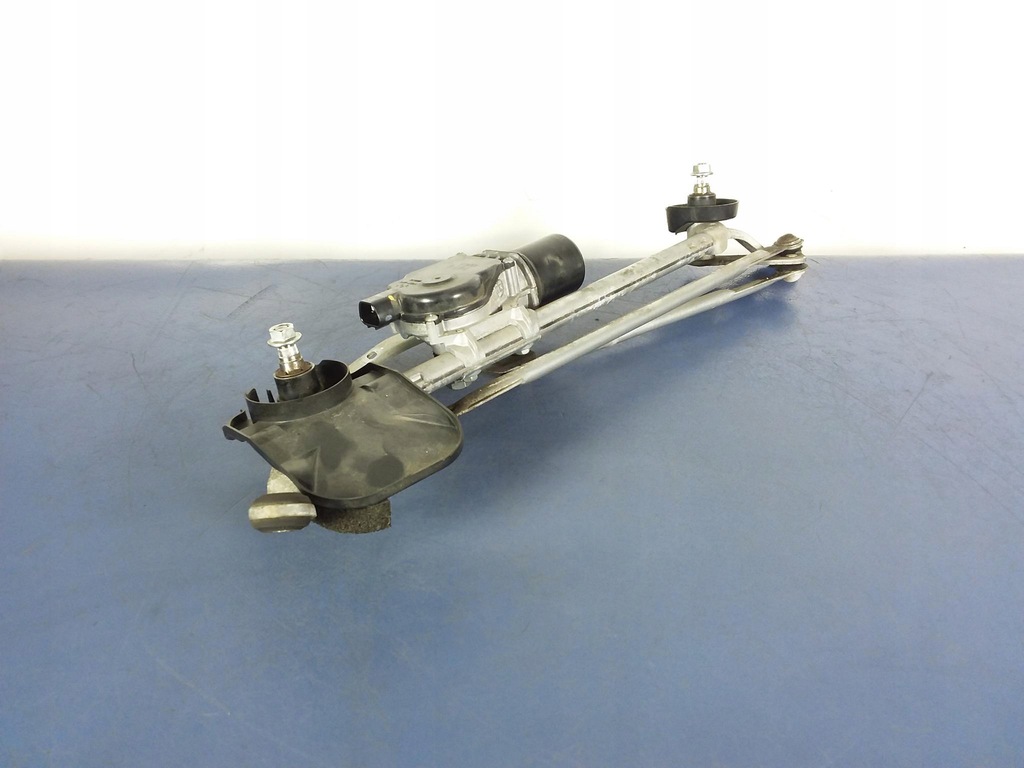 фото №4, Infiniti q50 механизм моторчик дворник перед