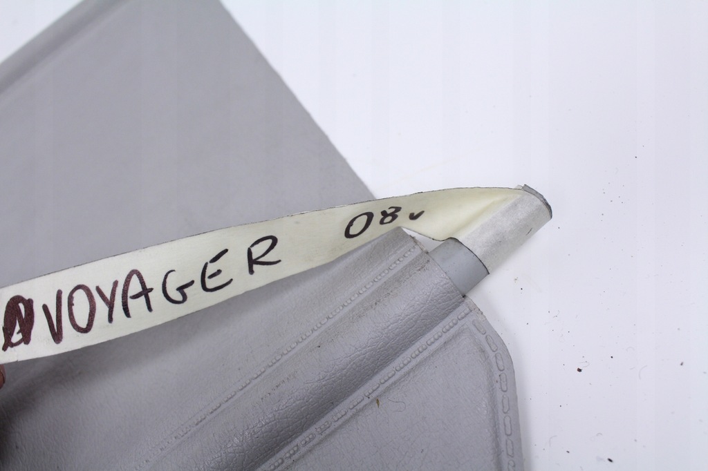 фото №5, Шторка багажника chrysler voyager 08r.