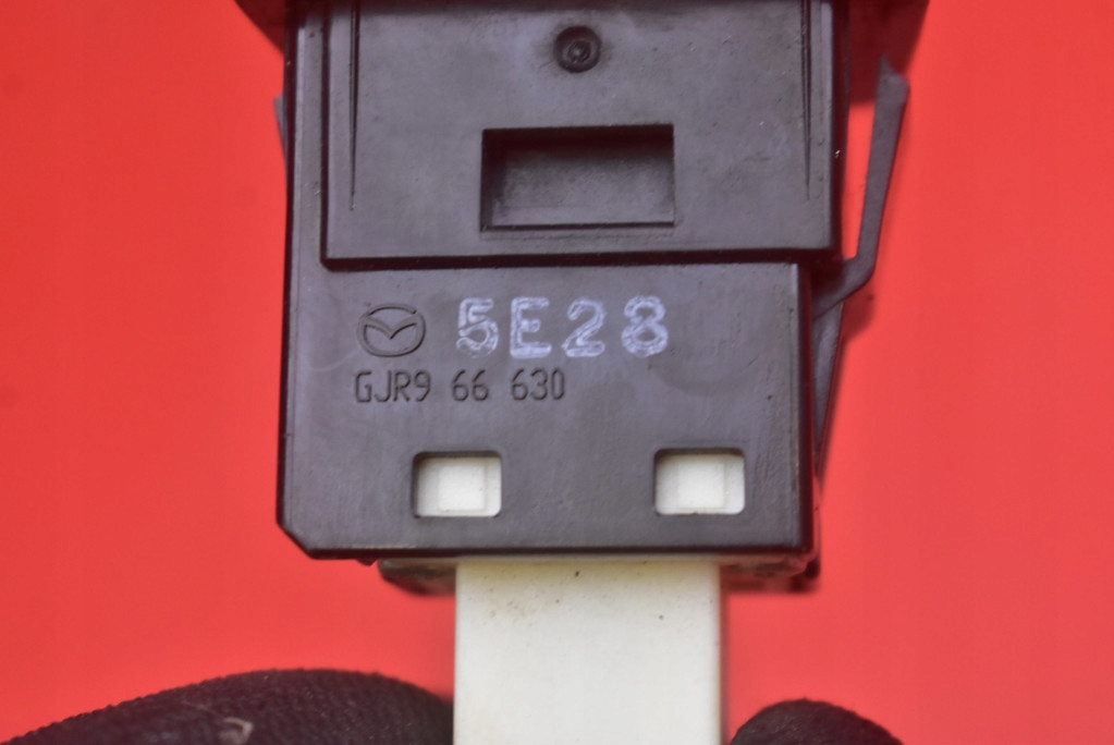 фото №7, Вимикач кнопка відкривання кришки gjr966630 mazda mx5 mx-5 4 iv 15-21