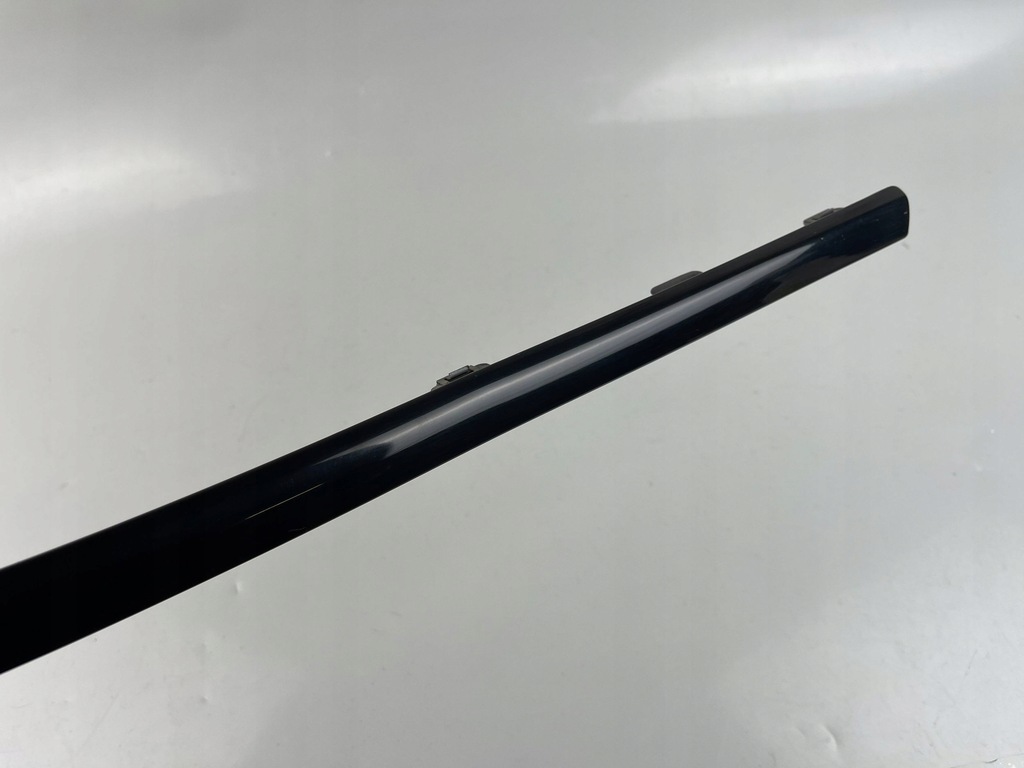 фото №5, Porsche cayenne 92a 2016 правая сторона молдинг стекло задний