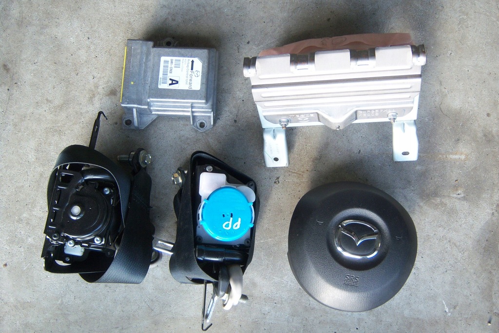 фото №1, Mazda 6 gj подушка ремни оригинал uk