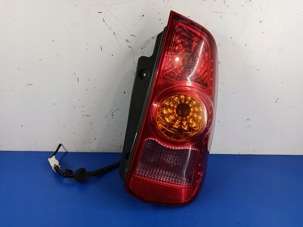 фото №1, Mitsubishi space star i lift minivan лампа задняя правая оригинал mr913174