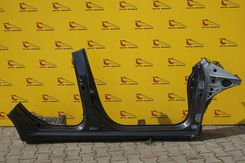 Купити Subaru crosstrek - 2024 - стійку  поріг правий бік америка