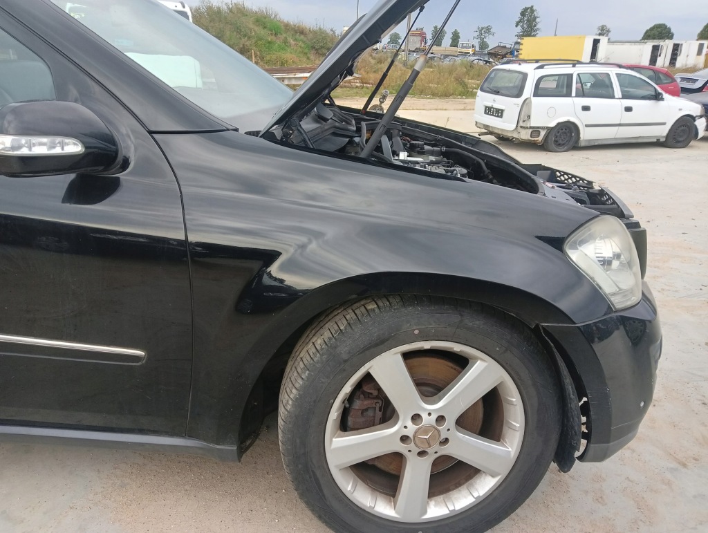 фото №1, Mercedes gls x164 gl крила правий перед передній