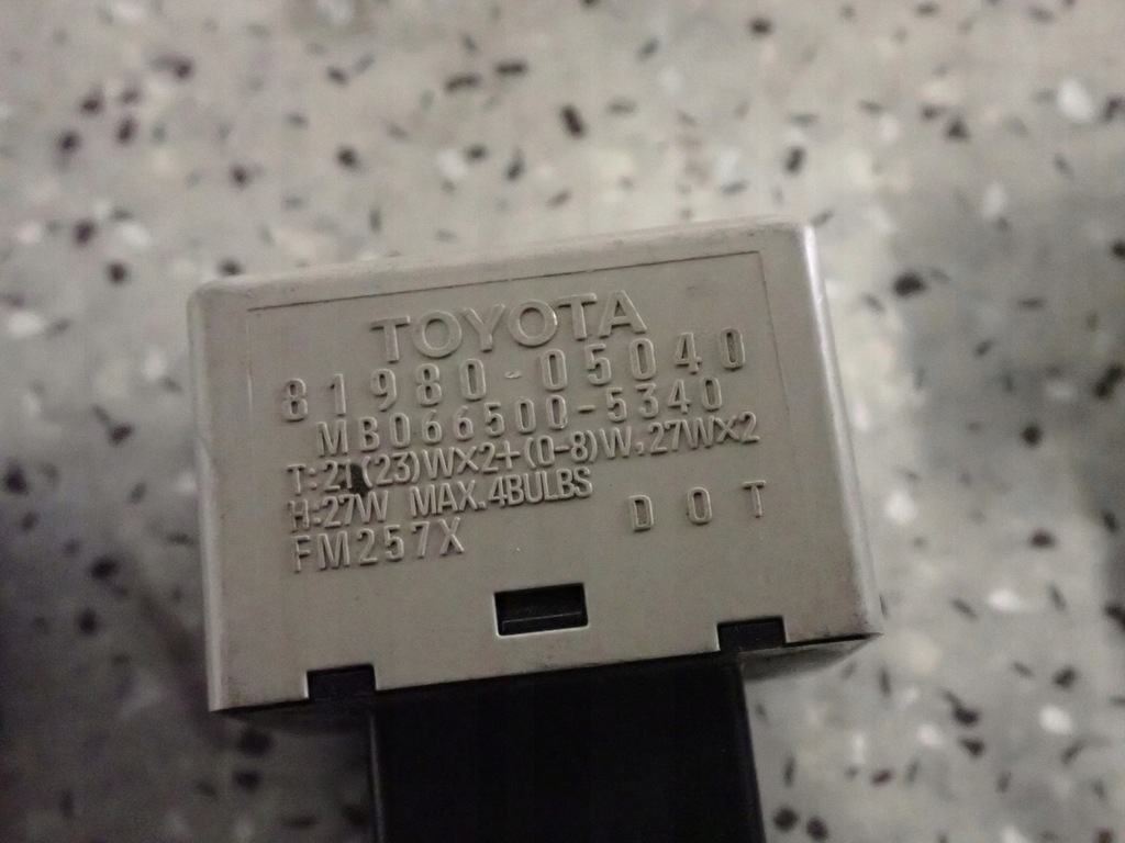 фото №4, Toyota corolla yaris rav реле поворотник