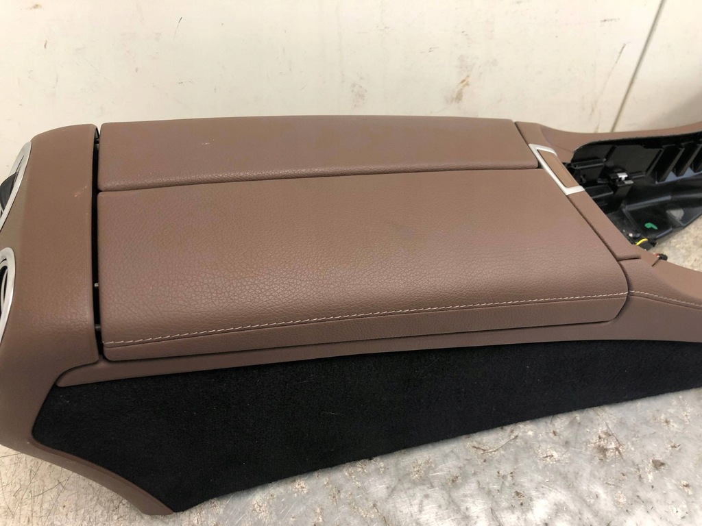 фото №8, Туннель средний подлокотник кожа mercedes w213 kombi