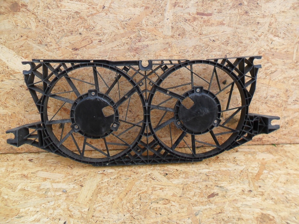 фото №1, Mercedes b-klassa w245 2005-корпус вентилятора