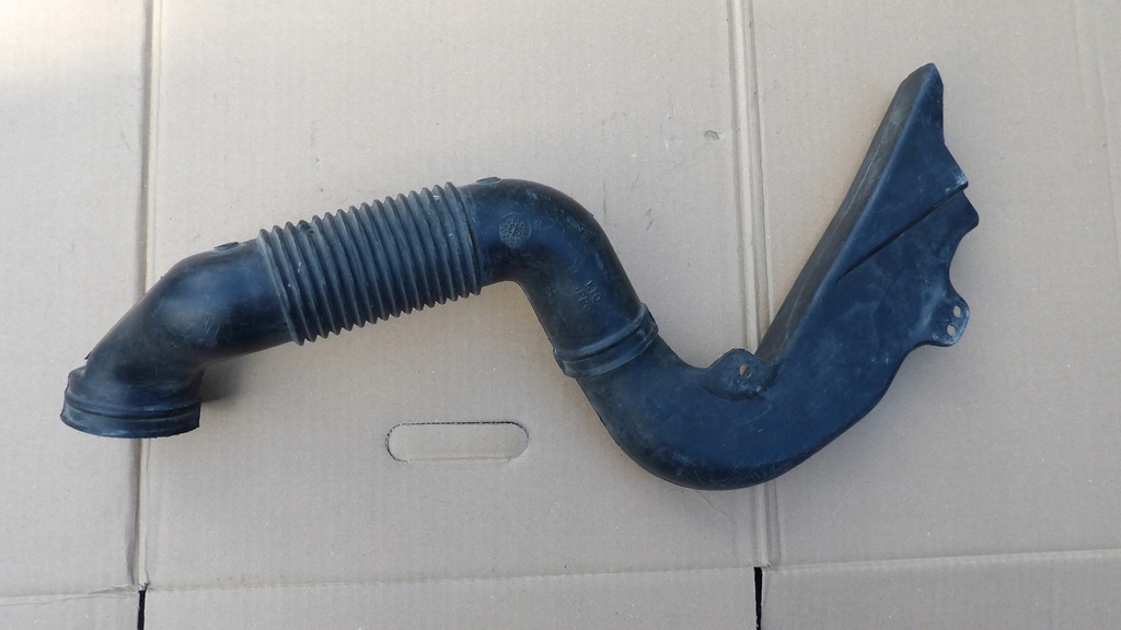 фото №5, Audi a6 c4 2.6 v6 труба воздухозаборник воздуха