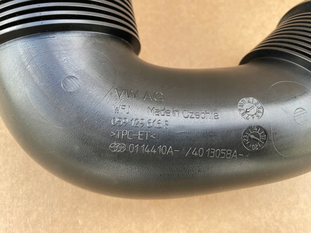 Расходомер труба vw audi 059129616s 059906461s новый оригинал Цена