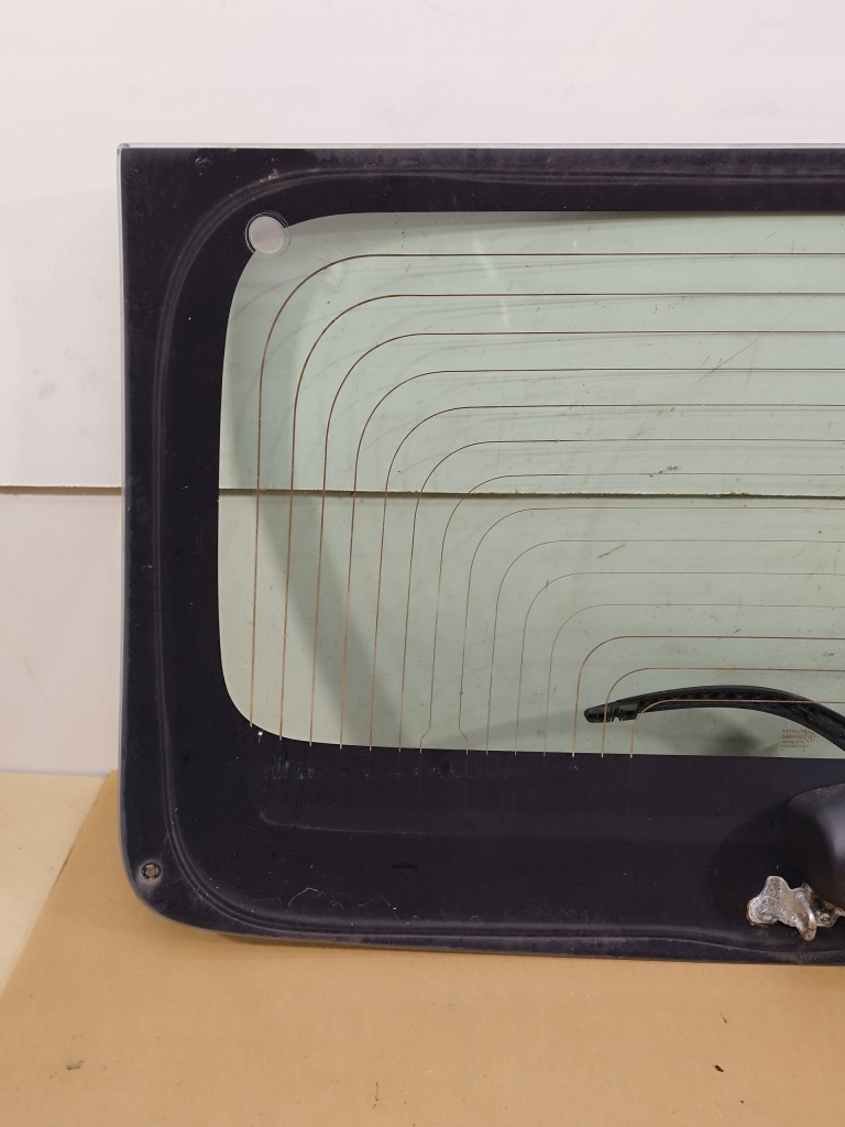 Крышка багажника стекло задняя багажника peugeot 107 рестайлинг  lata 2012-2014 Киев