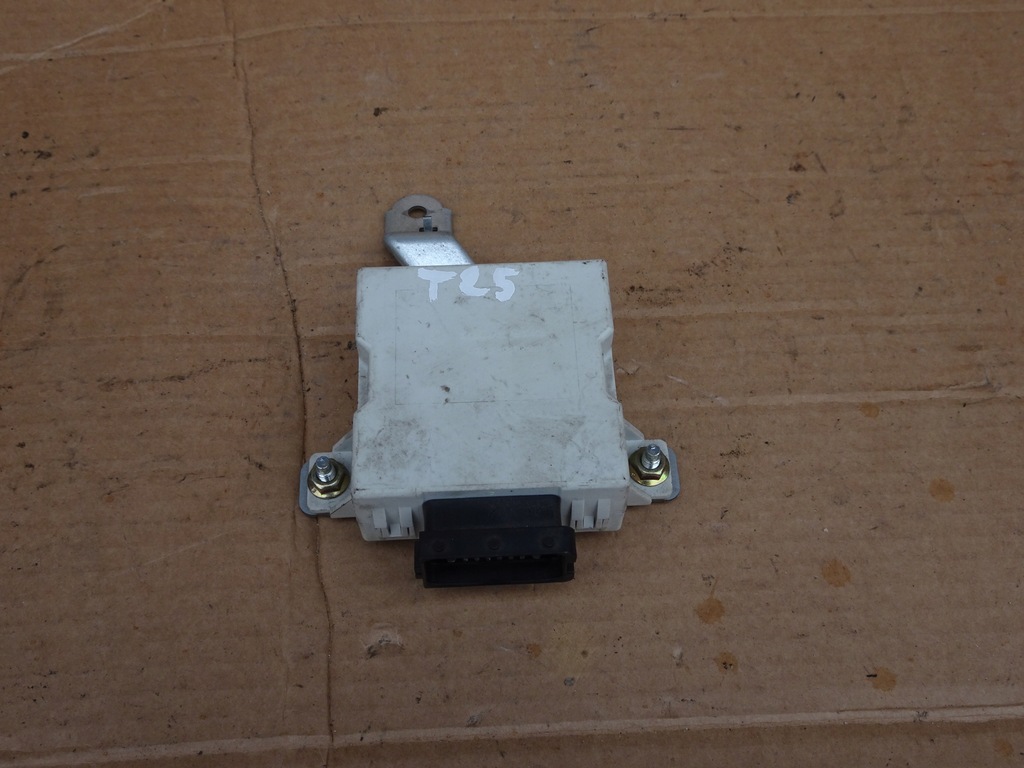 фото №1, Toyota avensis t25 модуль дворник