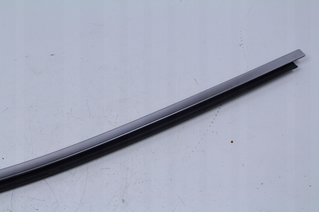 фото №4, Молдинг стекло renault clio v 828211593r