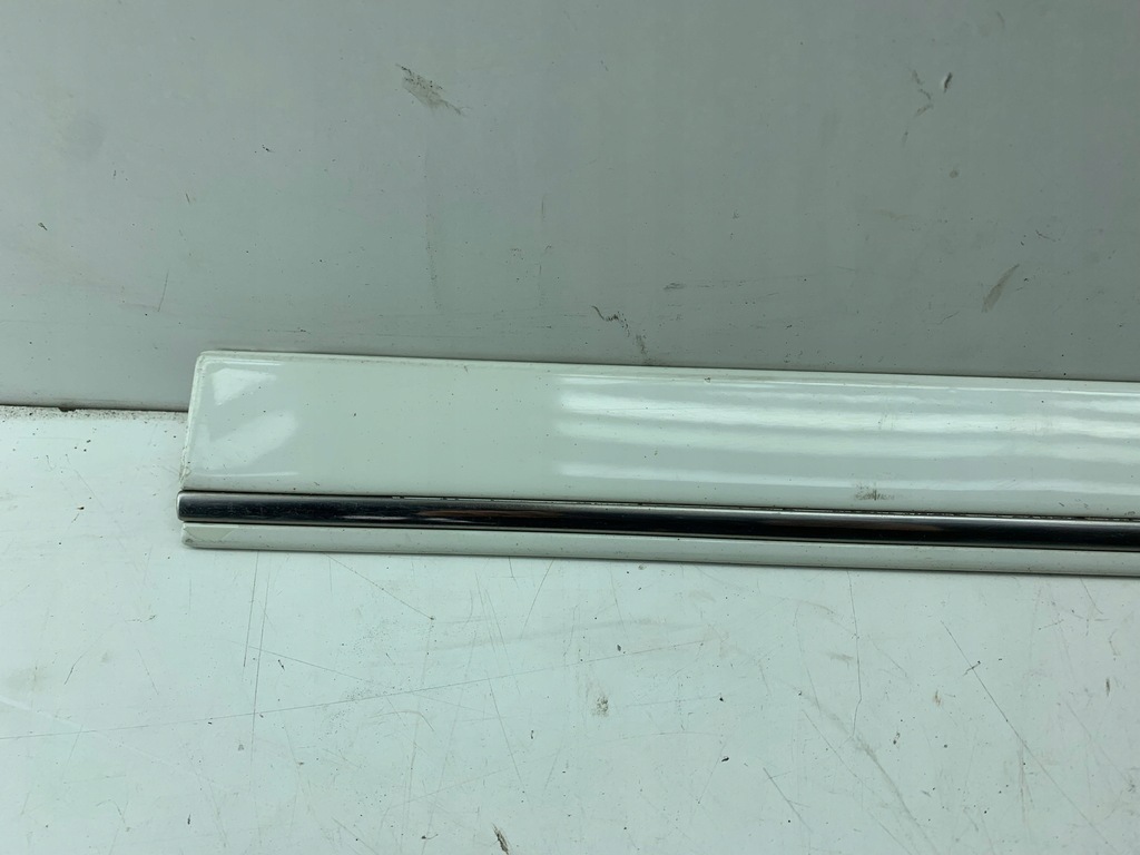 фото №2, Mercedes w251 молдинг дверь левый перед c650 хром