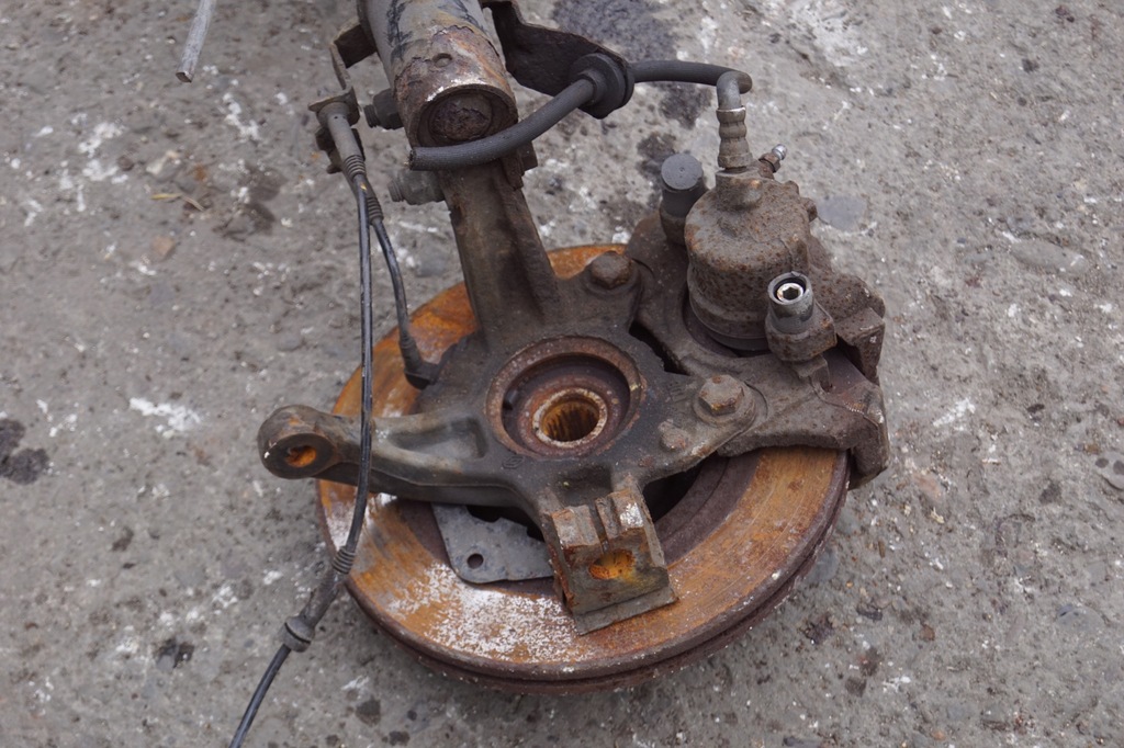 фото №8, Поворотный кулак левый перед renault clio iv 0.9 tce