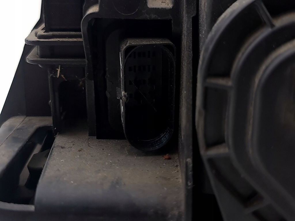 фото №8, Audi q7 4l 2008 правая сторона лампа передняя