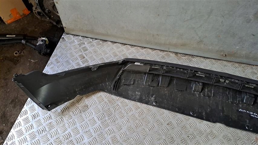 фото №6, M2 32210435 volvo xc40 спойлер бампер перед