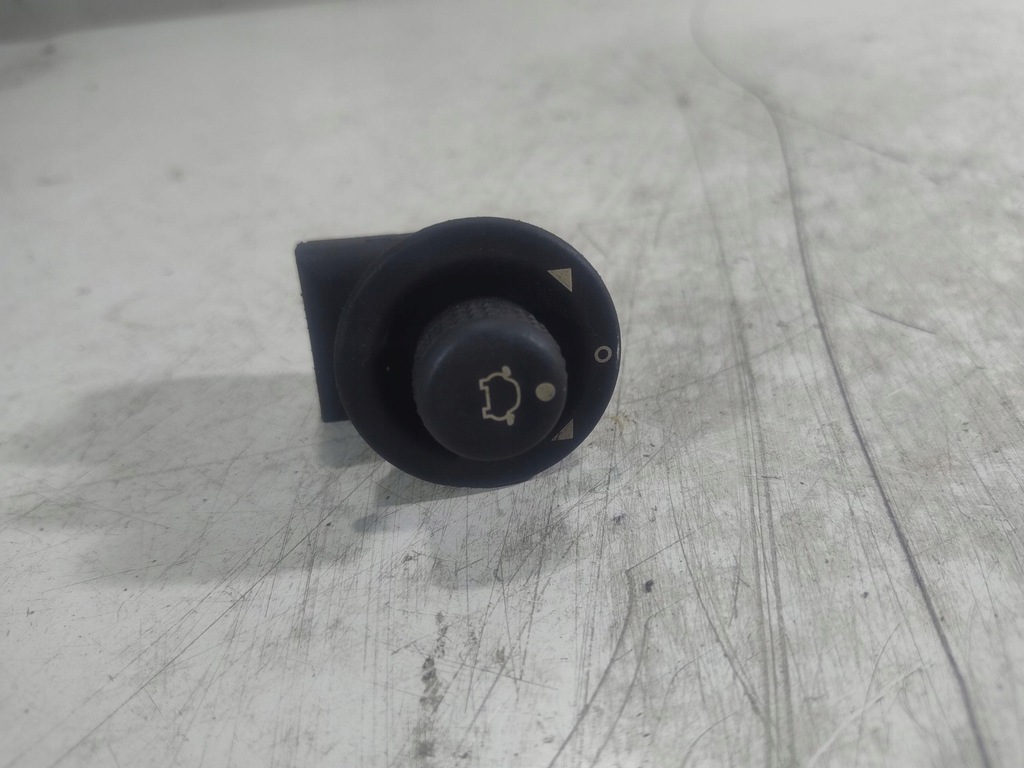фото №1, Кнопка регулювання дзеркал ford focus 93b6178676ba