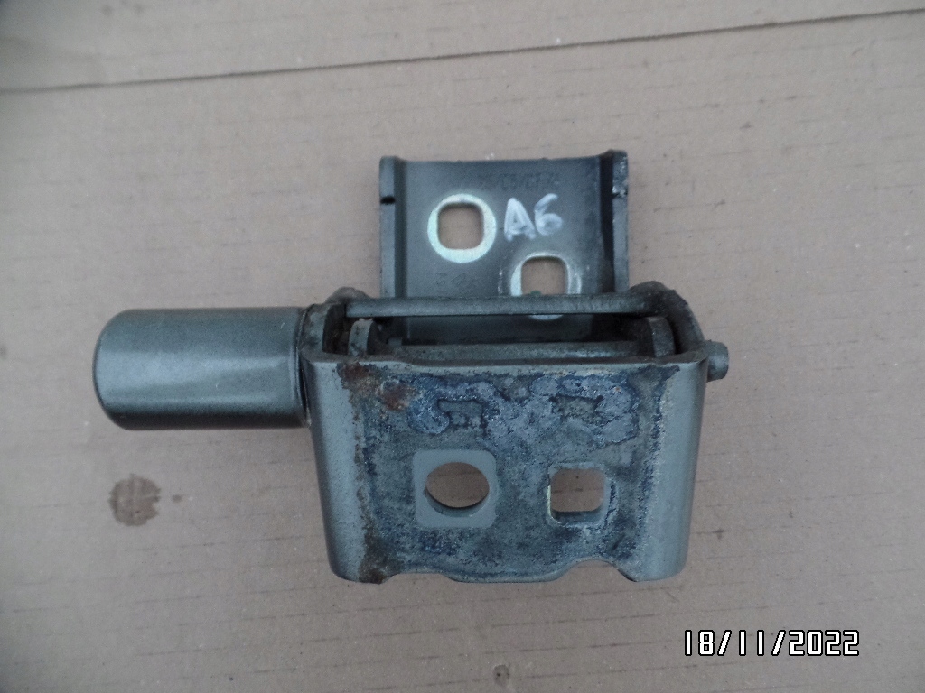 Купити Clio 3 петля двері правий перед 305763e комплект