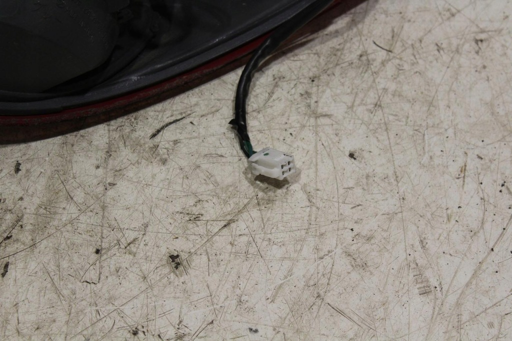 фото №9, Лампа задняя левая subaru legacy iv kombi uszk eu