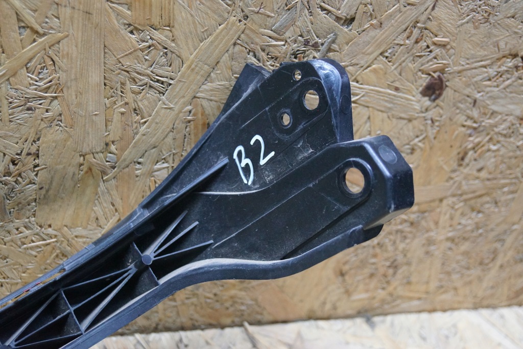 фото №7, Subaru wrx кронштейн кронштейн бампера правый перед